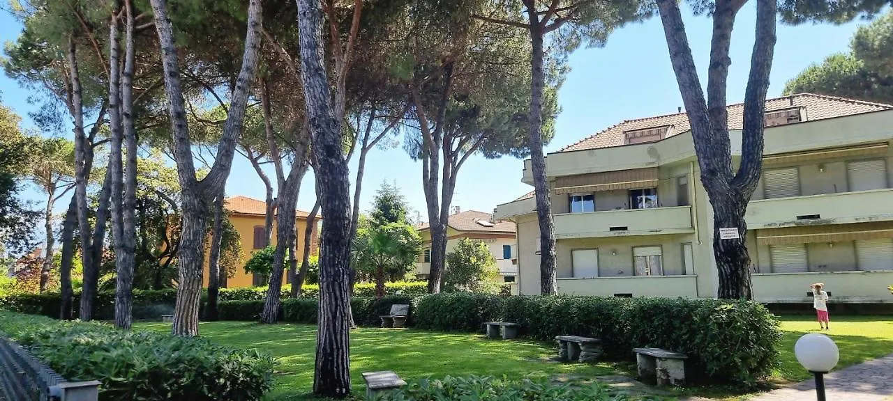 Appartamento La casina al mare Marina di Massa Italia