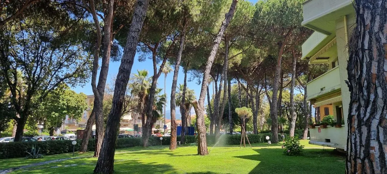 Апартаменты La Casina Al Mare Марина-ди-Масса Италия
