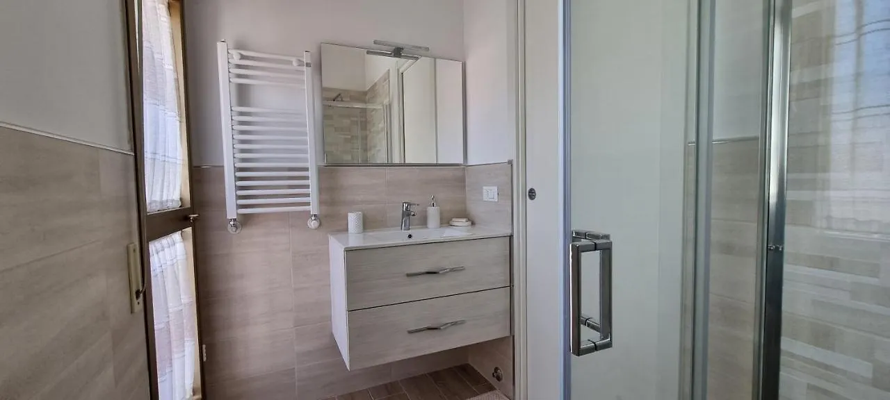 Apartament La Casina Al Mare Marina di Massa